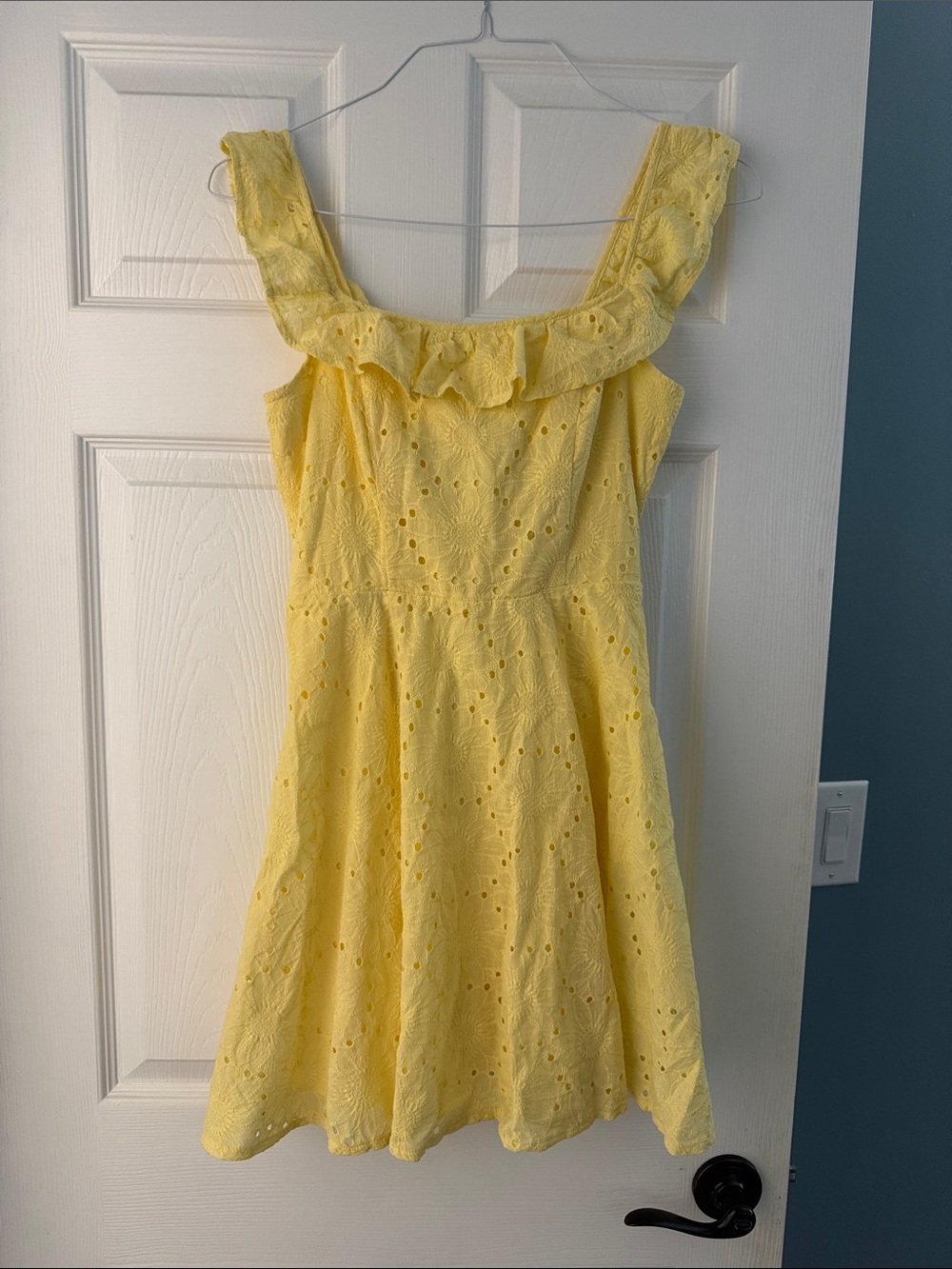 Altar'd State Yellow Eyelet Cotton Dress Size M, ties in back with zipper